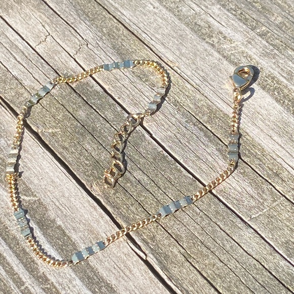 Dainty gold plated chain bracelet - new. - Picture 3 of 9